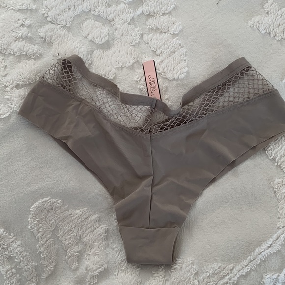 NWT Victoria’s Secret Cheeky Grey Mesh/Smooth Combo Polyamide/Elastane Large - Picture 4 of 4